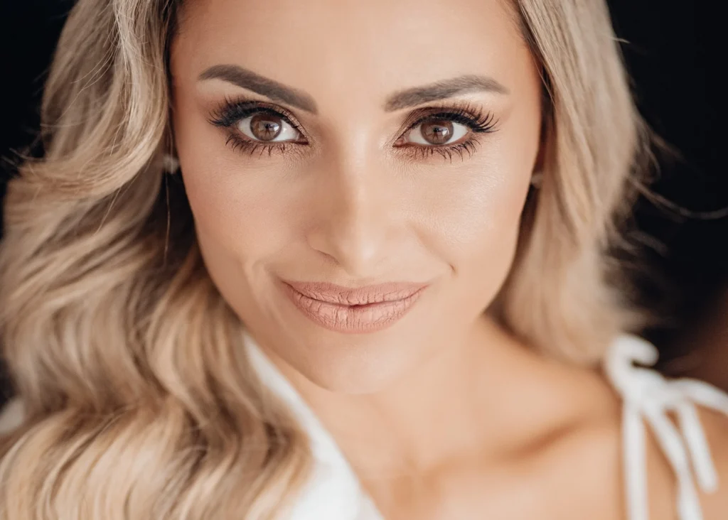 Άννα Βουζουνεράκη: Η hair stylist της Βασιλικής Μιλλούση μας αποκαλύπτει τα μυστικά του bridal look της