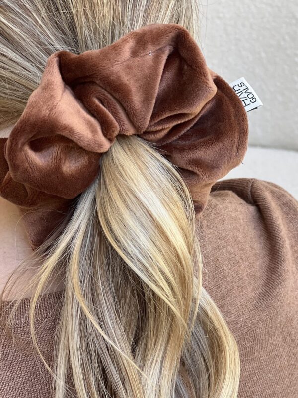 Chocolate Scrunchie - Image 2